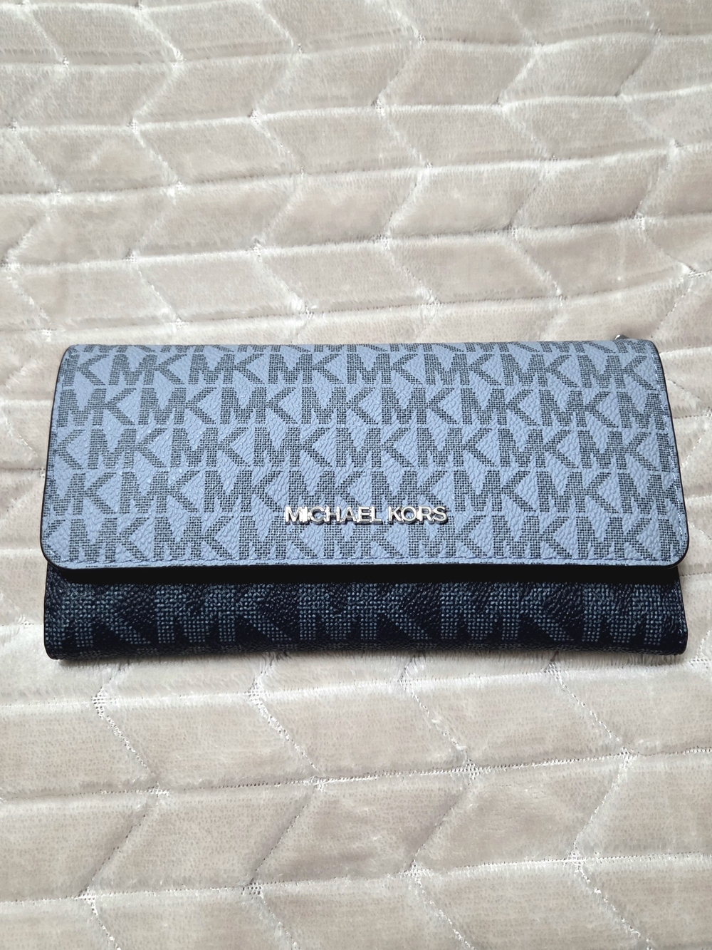 Michael Kors Two-Tone MK Trifold Wallet - Light Blue & Navy